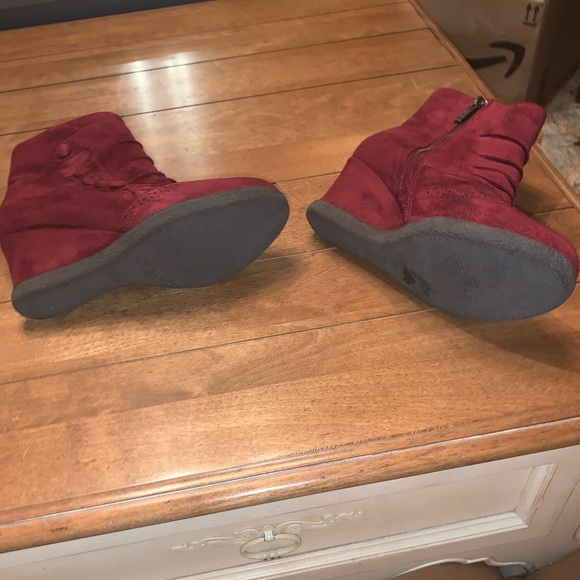 G.C. shoes Madeline burgundy suede wedge booties - Picture 8 of 8